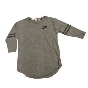 Women’s Nike quarter sleeve top